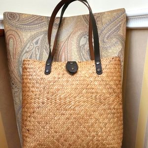 Straw tote bag handmade in Thailand